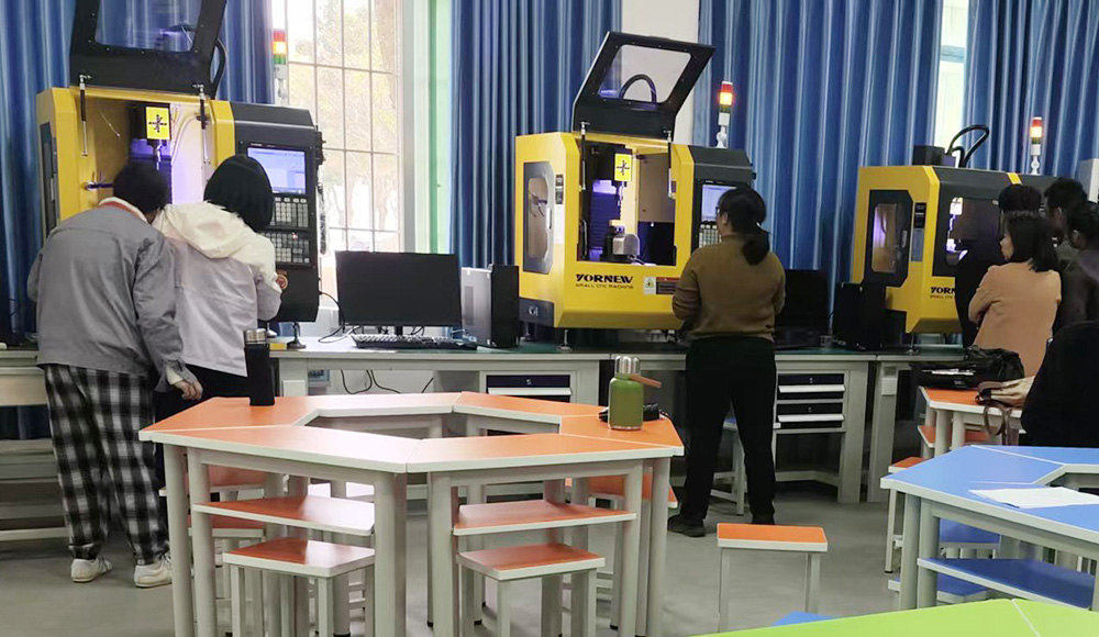 桌面五軸加工中心實(shí)訓(xùn)室